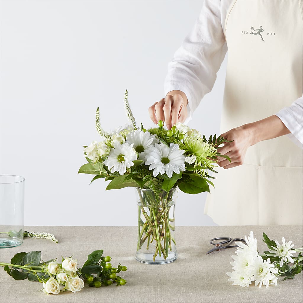 Irish Garden - A Florist Original – Sensation Flowers Boutique Inc, Miami FL